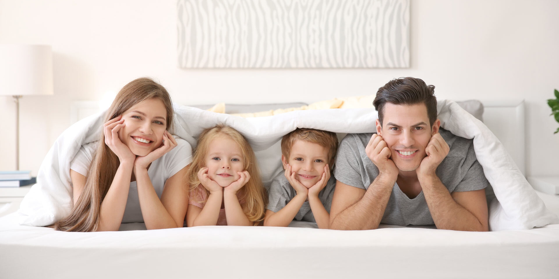 A-family-of-4-in-the-same-bed